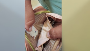 Chorrillos: INPE detiene a mujer cuando intentaba visitar a la “cajera” del ‘Monstruo’ con chip de telefonía. (Foto: INPE)