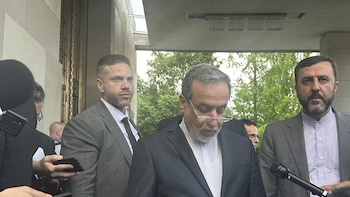 Araqchi mantiene contactos con Reino Unido, Turquía y Pakistán