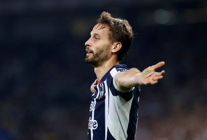 Foto de archivo de Sergio Canales celebrando tras anotar un gol con Monterrey. Estadio BBVA, Monterrey, México. 15 de diciembre de 2024.REUTERS/Antonio Ojeda