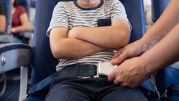 Un niño se negó a usar el cinturón de seguridad y obligó a cancelar un vuelo entero en Canadá