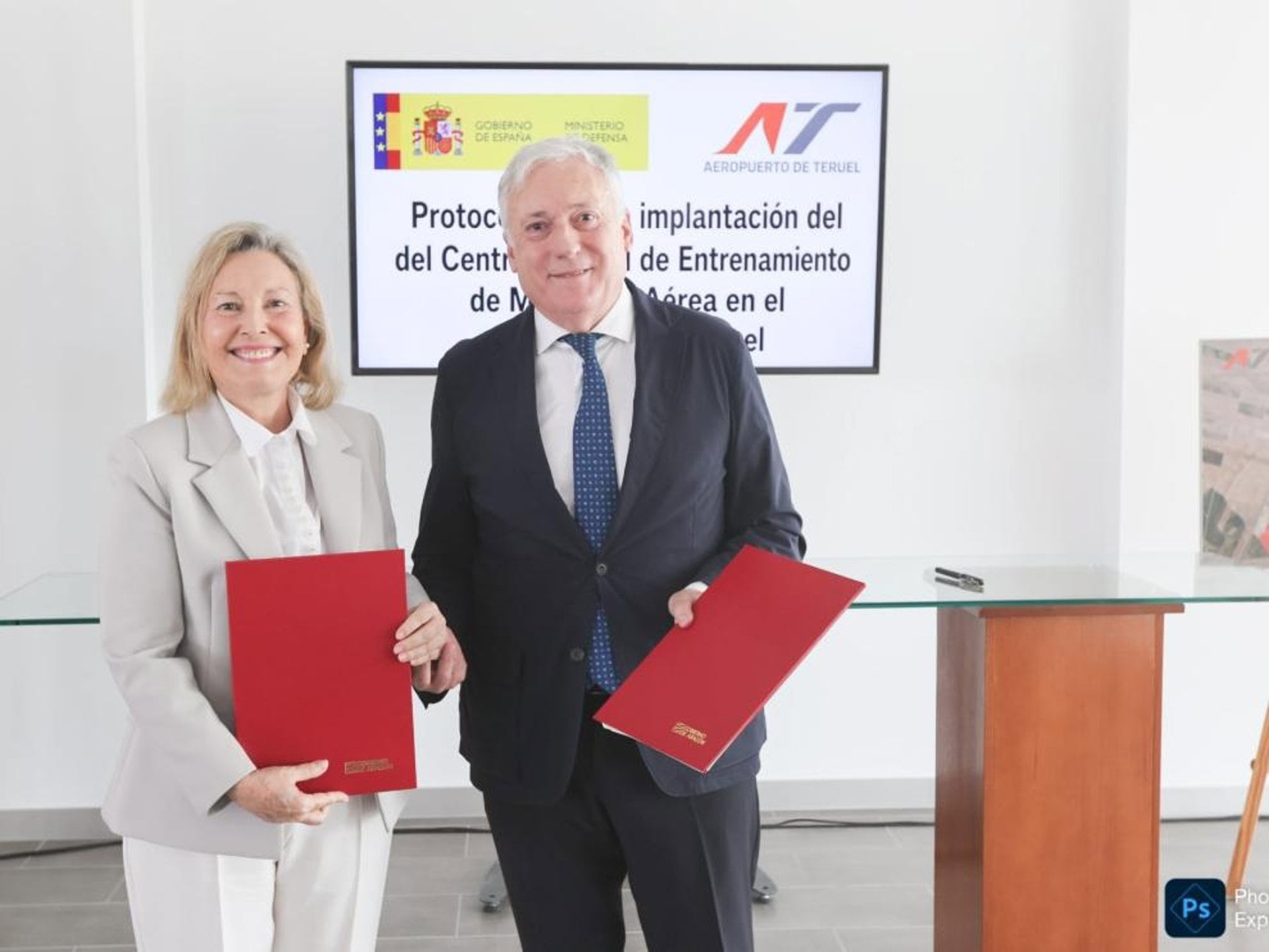 Defensa y el Aeropuerto de Teruel agilizan la implantación del Centro Integral de Entrenamiento y Movilidad Aérea