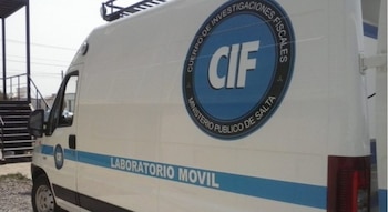 Furgón blanco con la inscripción Laboratorio Móvil y el logo azul del Cuerpo de Investigaciones Fiscales del Ministerio Público de Salta