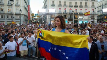 Ayuso celebra la "caída del