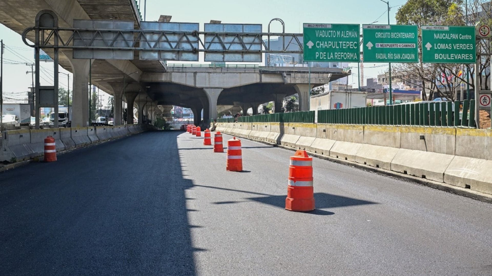Repavimentación Periférico Norte en Tlalnepantla de Baz, ya con los límites con Naucalpan (Foto: Gob. Edomex)