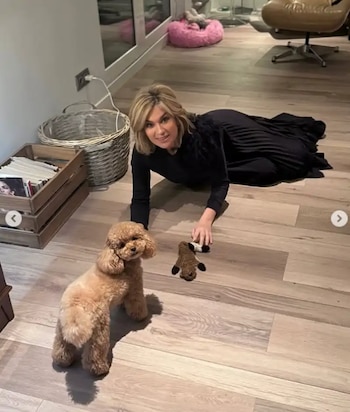 Sandra Golpe en su casa