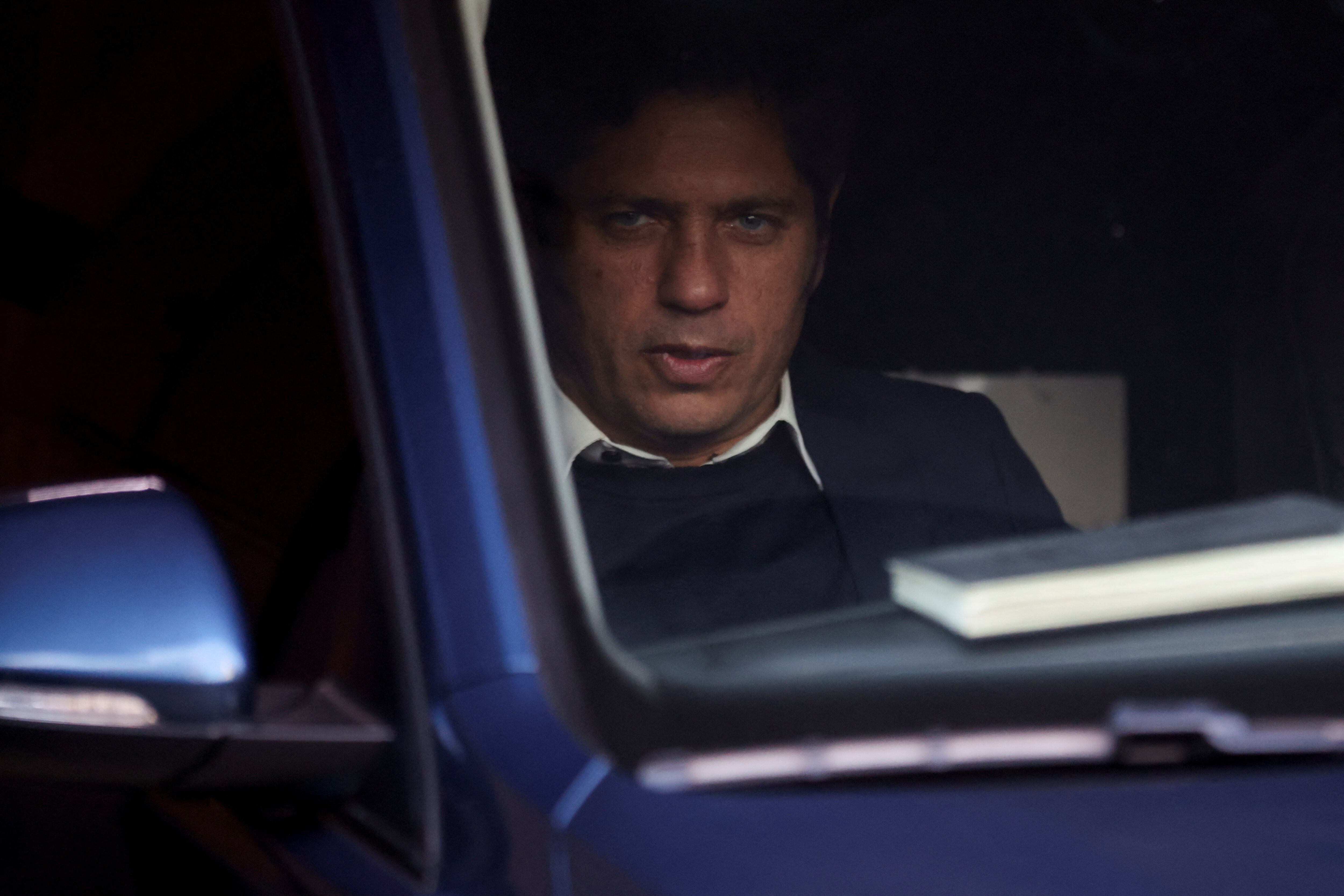 Axel Kicillof, al llegar a la sede del PJ. Apoyo, y señal de límite a la interna