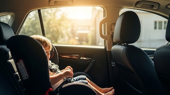 Un niño de 2 años murió tras ser olvidado dentro de un auto frente a una guardería en Florida
