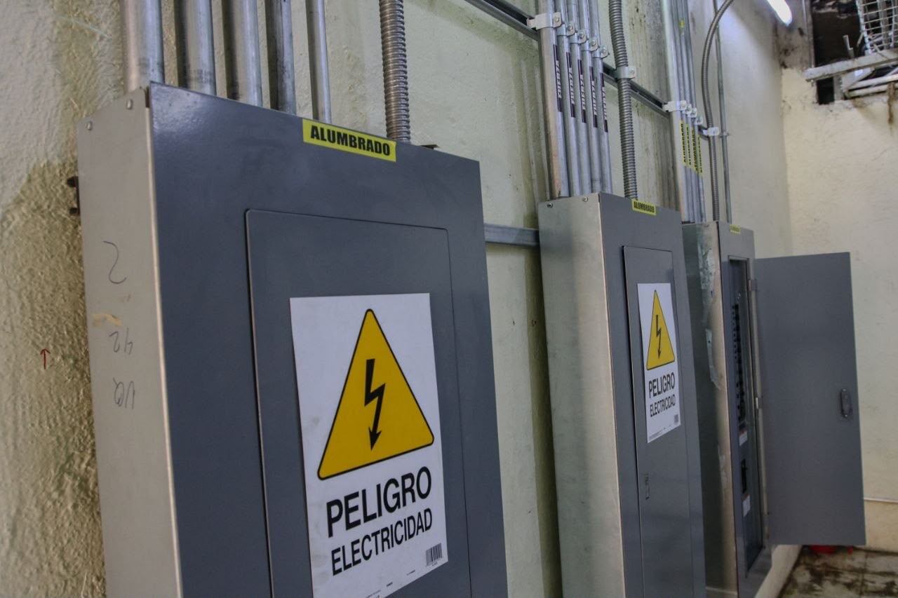 Raúl Basulto Luviano informó que la modernización eléctrica concluyó tras un censo a más de 635 locatarios para medir consumo y diseñar un proyecto integral. Crédito: X/@SOBSECDMX