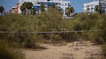 Detenido un hombre tras la muerte violenta de su pareja cerca de una playa de Isla Cristina