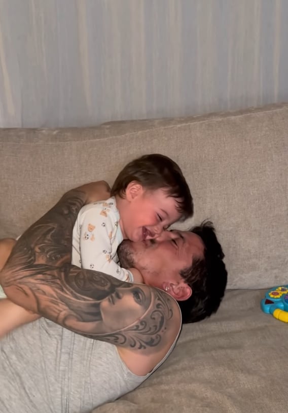 Para el cumpleaños de un año del pequeño, sus padres lo agasajaron con unas tiernas palabras en redes sociales