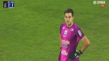 Alejandro Duarte falló en Alianza Lima vs Alianza Atlético: dejó rebote en un tiro libre lejano, permitiendo empate de José María Ingratti