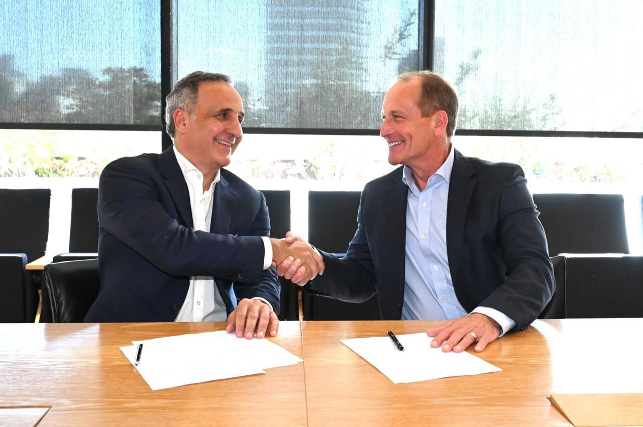Marcos Bulgheroni, CEO de PAE junto a Doug Lawler, presidente y director ejecutivo de Continental Resources