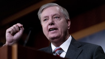 Trump lamenta la muerte del senador Lindsey Graham, un "verdadero patriota"
