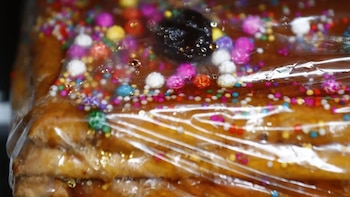 Toma de cerca de un turrón de doña pepa