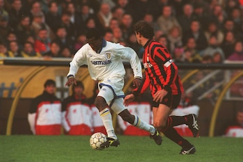 Asprilla y Baresi fueron rivales recurrentes durante los cuatro años que el colombiano jugó con el Parma en la Serie A - crédito Grosby Group