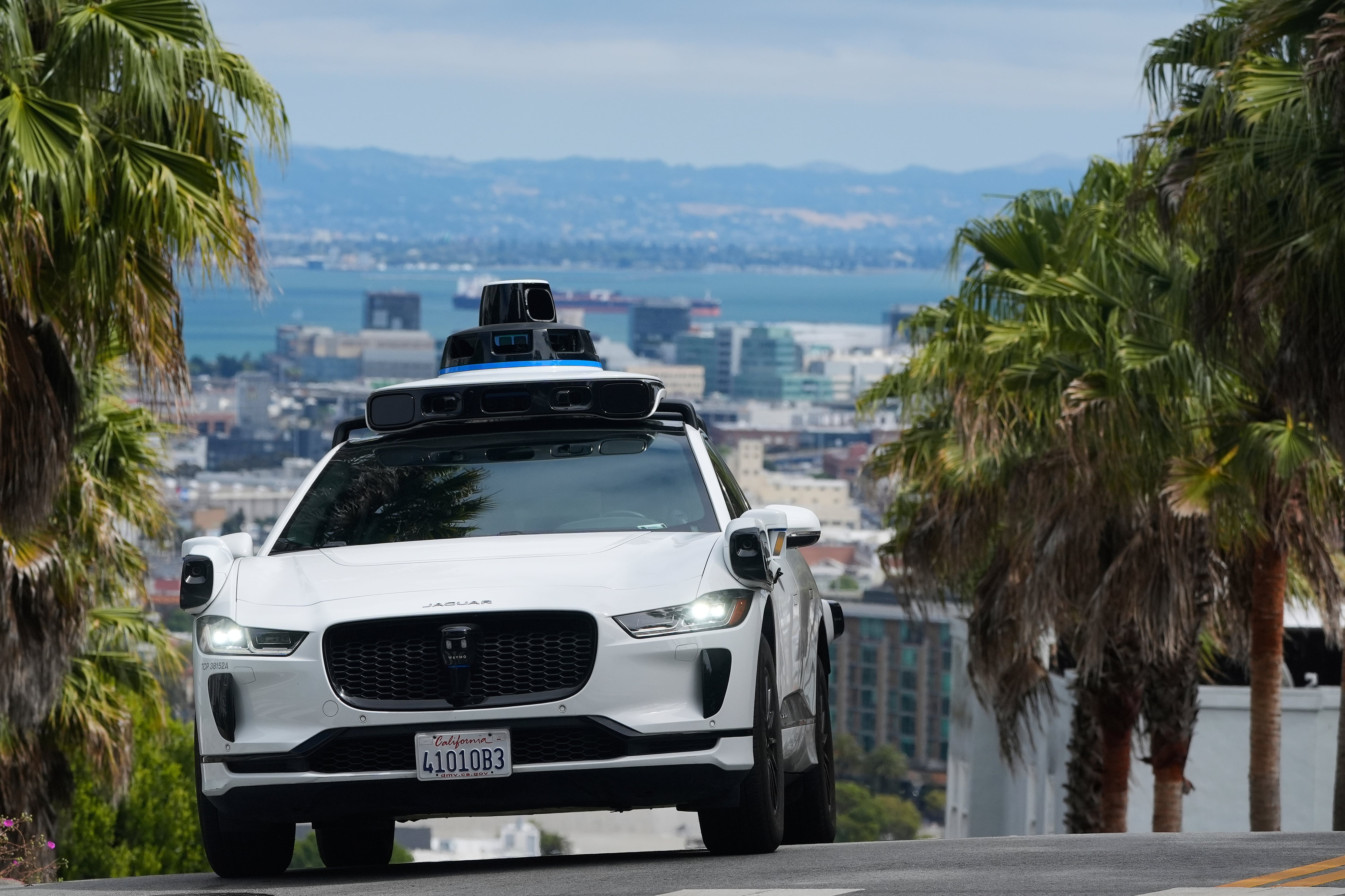Un carro Waymo en San Francisco, el 4 de septiembre del 2025. (AP foto/Jeff Chiu)