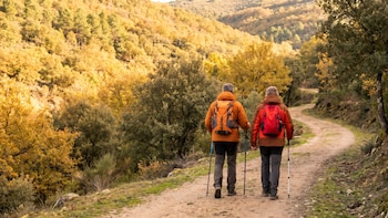 Entre sierras y cascadas, una ruta de 17 kilómetros atraviesa la sierra de Ortigo en Don Benito