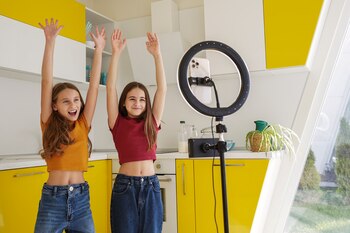 Redes sociales y menores, ¿un problema sin solución clara?
