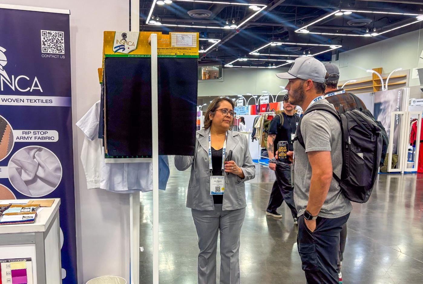 La participación salvadoreña en la feria refuerza la proyección internacional del sector textil nacional en mercados de alto valor./(Embajada de El Salvador en Estados Unidos)