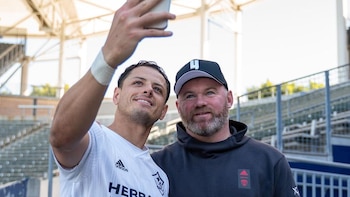 Chicharito Hernández y Wayne Rooney se reencontraron en Los Ángeles