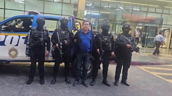 Ecuador detuvo en una operación transnacional a un delincuente con alerta roja de Interpol buscado por narcotráfico