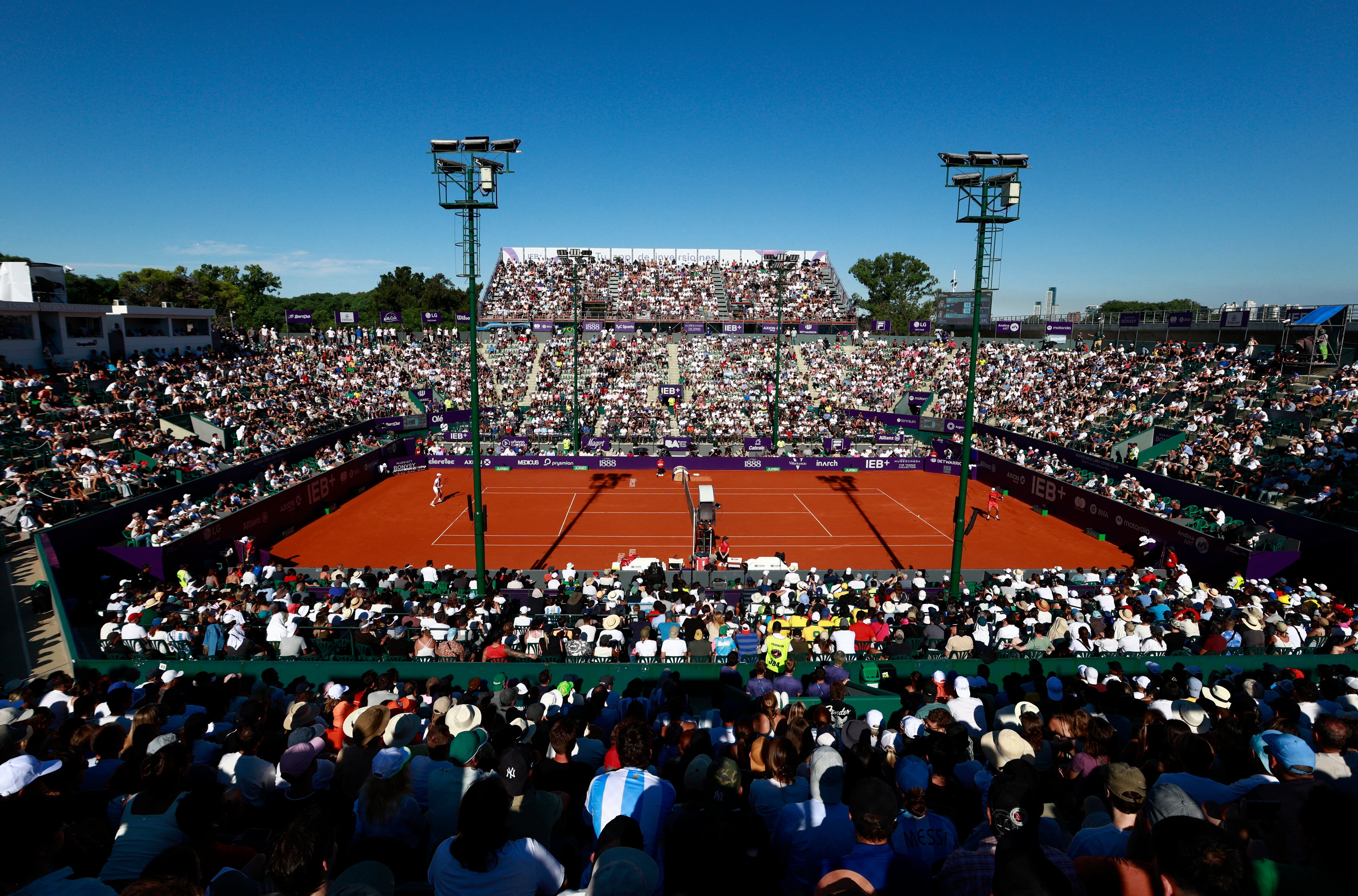 El torneo de exhibición reunirá a tenistas de elite y servirá como preparación para la primera gira del año (Foto: Reuters / Matias Baglietto)