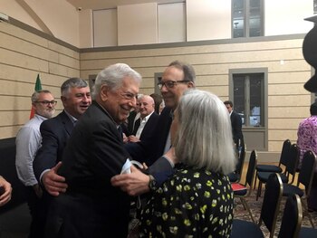 El escritor peruano Mario Vargas