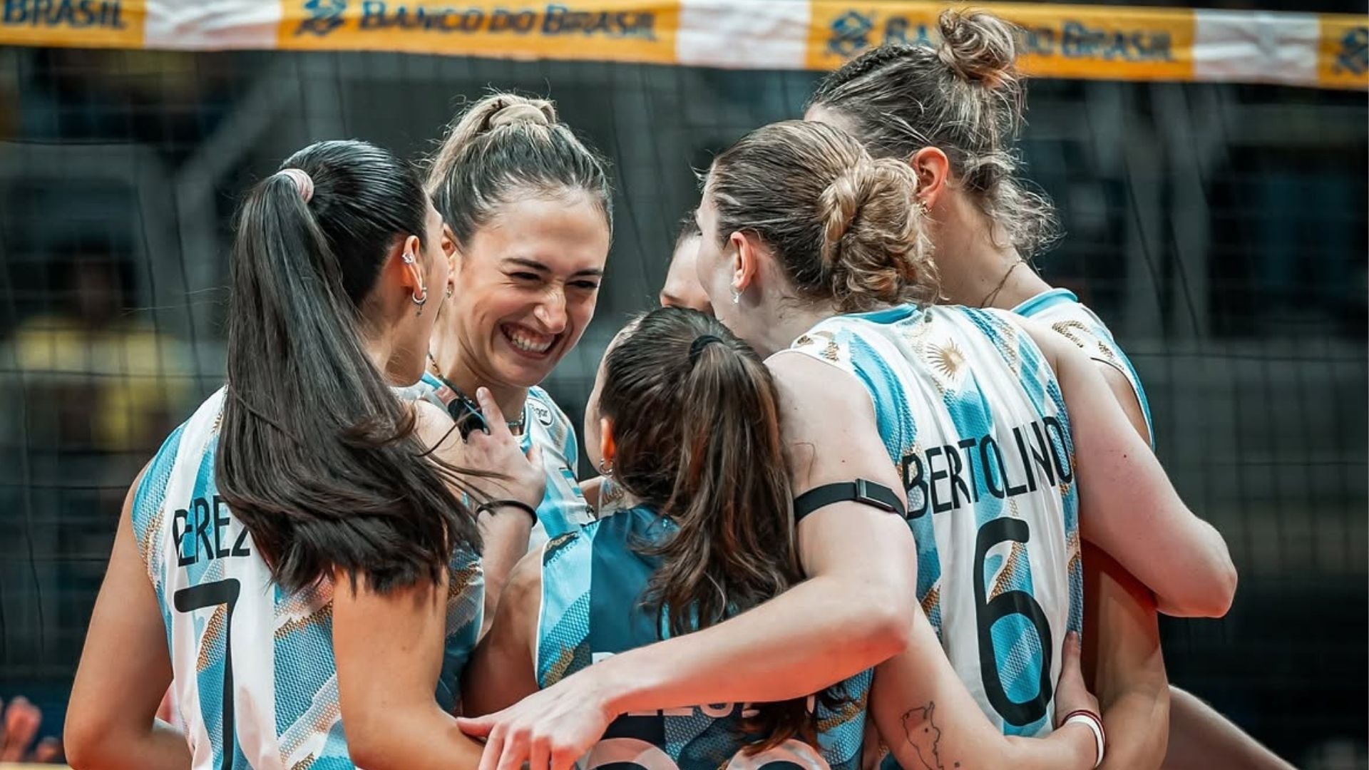Argentina venció a Colombia por 3-2 en la segunda fecha del Campeonato Sudamericano de vóley 2026. Crédito: Instagram Sergio Moreno.