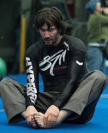 El brutal entrenamiento de Keanu Reeves 6 días a la semana para una increíble transformación física a sus 61 años: "Sale del gimnasio exhausto, pero sintiéndose de maravilla"