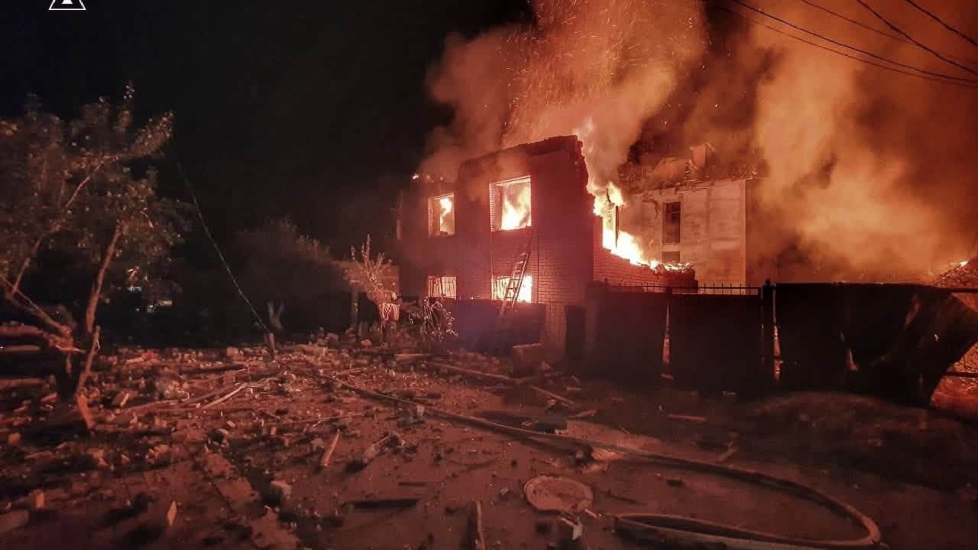 Un edificio destruido por un ataque combinado masivo de Rusia contra la región de Mykolaiv (Servicio de Emergencias de Ucrania)