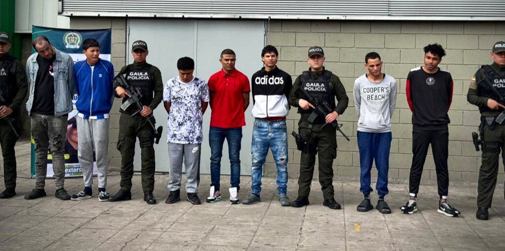 El modus operandi de la banda incluía grabar videos amenazantes en comercios de Kennedy y Bosa, enviados a las víctimas para exigir millonarias sumas de dinero bajo amenazas contra sus vidas - crédito Policía Bogotá