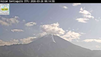 Las autoridades guatemaltecas reafirman la prohibición de ascenso al volcán Santiaguito ante riesgos eruptivos