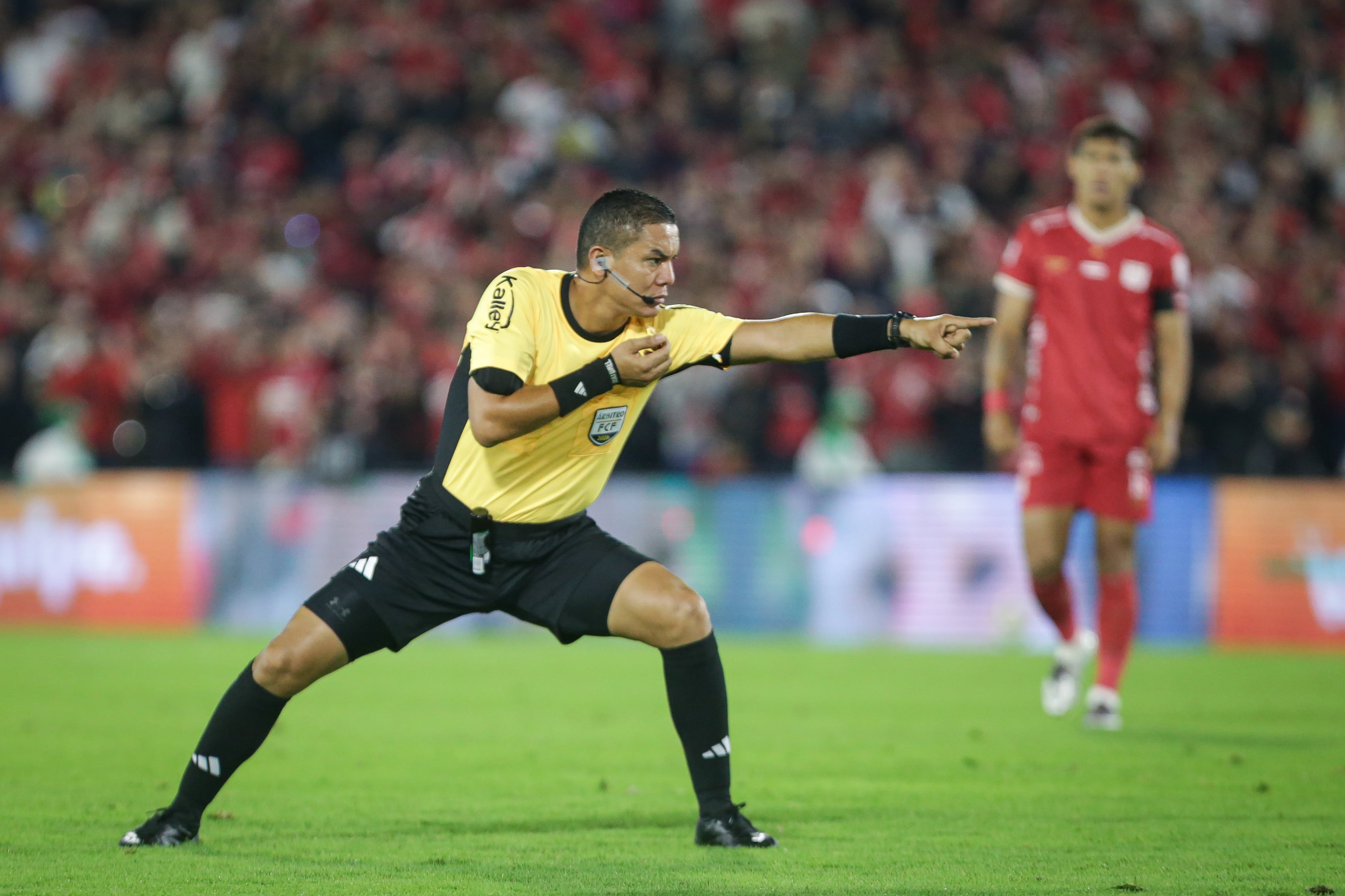 La “Ley Vinicius” llegó al fútbol colombiano: estas son las nuevas normas para el arbitraje en el país