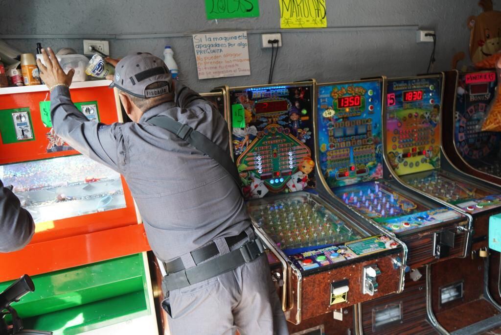 Máquinas tragamonedas son útiles a los grupos criminales.