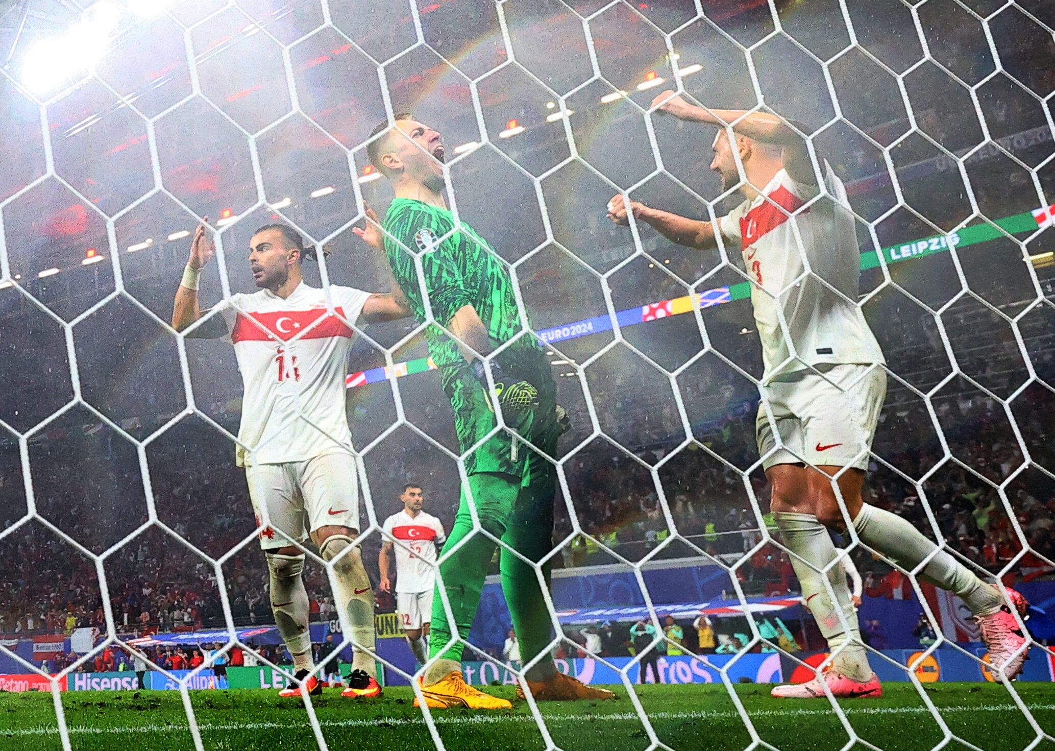 (REUTERS/Annegret Hilse)