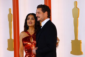 Salma Hayek junto a Pedro