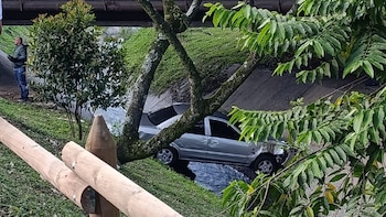 Conductor borracho perdió el control