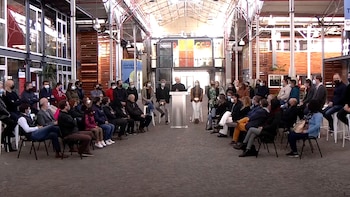 Junto al jefe de gabinete,