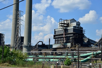 FILE — The U.S. Steel Clairton Works coke plant in Clairton, Pa., on Monday, Aug. 11, 2025. Canada announced retaliatory tariffs of up to 50 percent on hundreds of American products including steel on Aug. 25, 2026. Many of the American products Canada will now tax mirror the Canadian exports hit by new U.S. tariffs. (Aaron Blum/The New York Times)