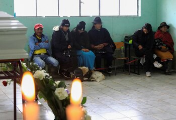 Hay personas que perdieron a todos los miembros de su familia en el deslizamiento. (REUTERS/Karen Toro)