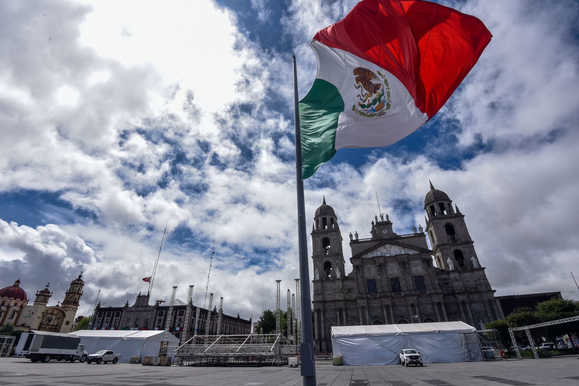 Ese día, la capital mexiquense vivirá una verbena popular gratuita en la Plaza de los Mártires con música en vivo de María José, Aarón y su Grupo Ilusión y Germán Montero, seguida por la Ceremonia del Grito de Independencia FOTO: CRISANTA ESPINOSA AGUILAR /CUARTOSCURO.COM