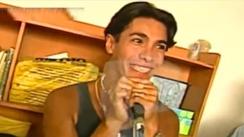 Alex Brocca ensayando junto a