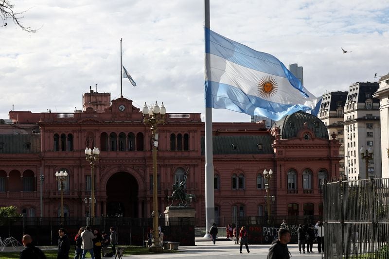 El Decreto 70/2023 estableció la emergencia pública en materia económica en Argentina hasta el 31 de diciembre de 2025, según la Constitución Nacional