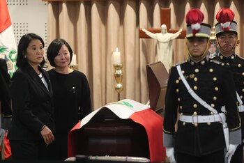 Keiko Fujimori (i), hija del