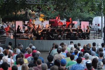 La prestigiosa orquesta encabeza la jornada inaugural del festival.