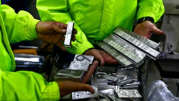 “Vendían cada placa falsa por