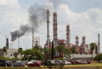 Refinería Cadereyta de la petrolera