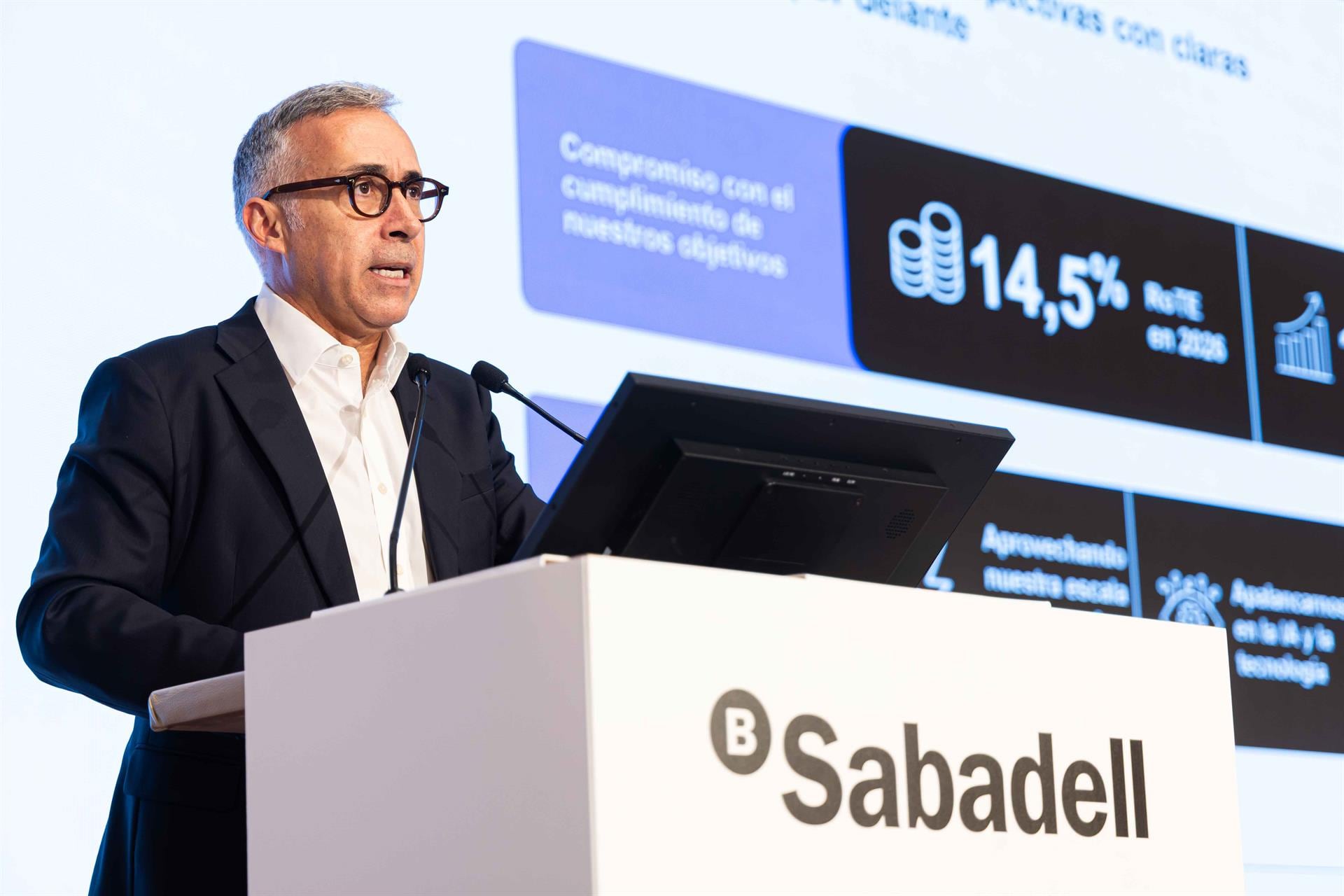 Banco Sabadell ganó 1.376 millones hasta septiembre, un 1% menos, y repartirá un dividendo de siete céntimos por acción