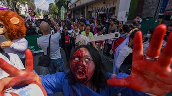 Guerra de narcos en Sinaloa provoca prohibición de disfraces de Halloween, réplicas de armas y “emplayados”, por tercer año consecutivo