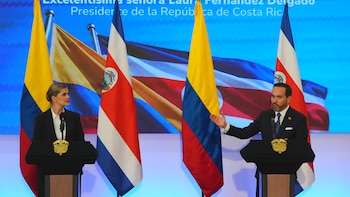 Presidenta de Costa Rica le respondió a Abelardo de la Espriella sobre redes criminales expulsadas de Colombia: “No significa que vaya a recibir la basura que usted está limpiando”